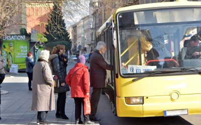 Transport GRATUIT pentru pensionari în România: Unde, cum și pentru cine