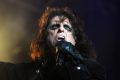 Cine l-a salvat pe HOLLYWOOD Sign? Alice Cooper, rockstarul care a făcut minuni!