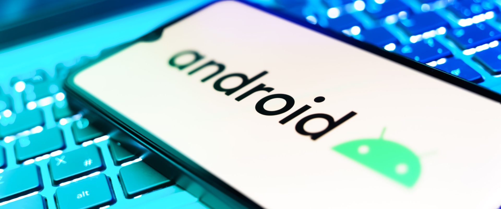 Peste 2,3 milioane de telefoane Android, infestate cu malware din Google Play