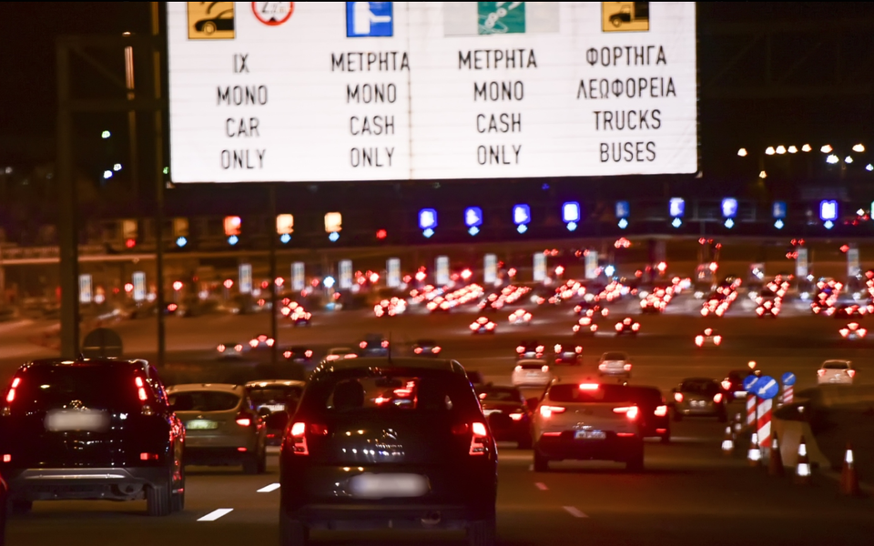 Easter exodus: almost 630,000 cars left Athens