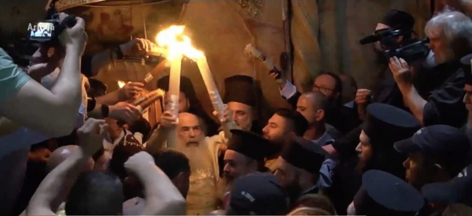 Biserica Sfântului Mormânt din Ierusalim, redeschisă: Lumina Sfântă, din nou printre credincioși
