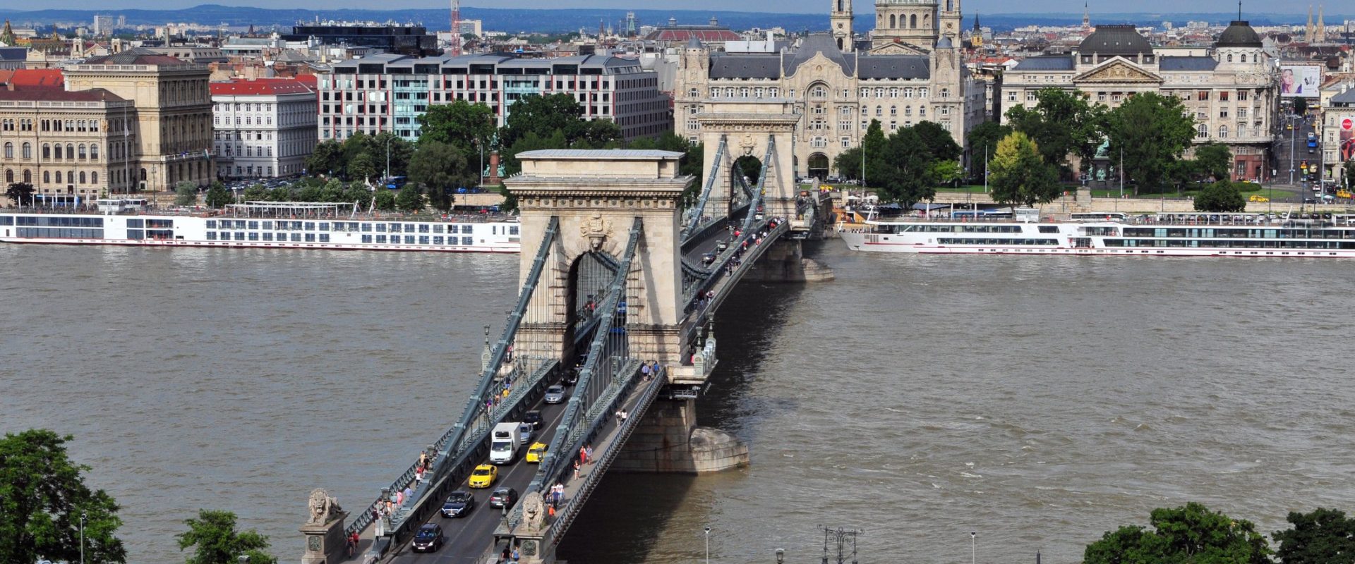 Balamaua radicală care poate schimba Ungaria: ORBAN și Magyar, umbrite de