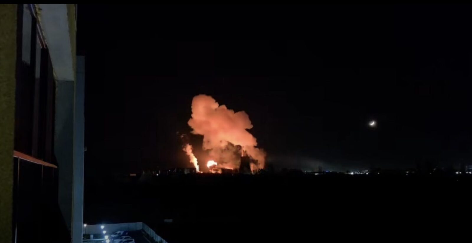 Explozie puternică la CET Vest din București. Incendiu la transformatoare