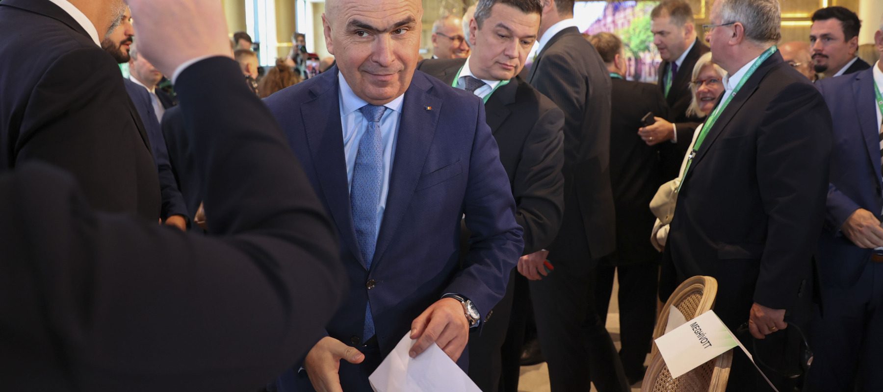 Bolojan, foc și pară la PNL: „Cutii de pantofi”, „penthouse-uri” și bugete blocate