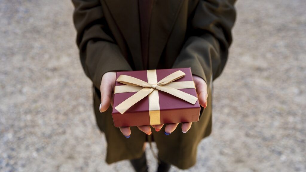 Cadouri BLOCATE de Paște: Ce NU dai, ca să eviți scandalul familiei