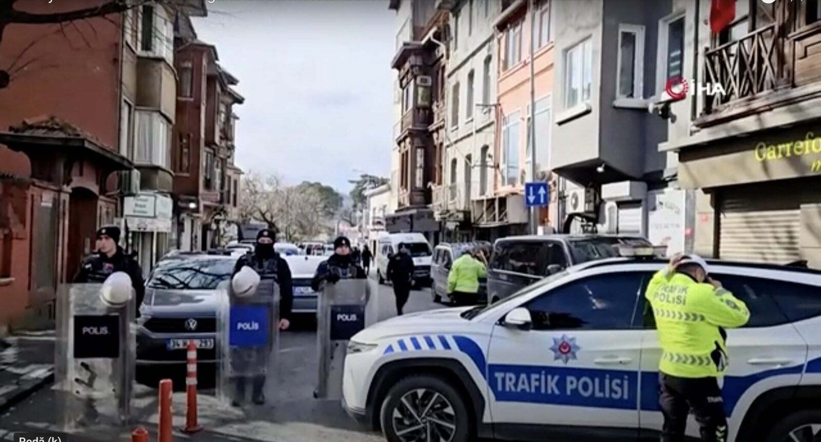 Minerii protestatari din Ankara, arestați: „Ne este foame” scris pe corp