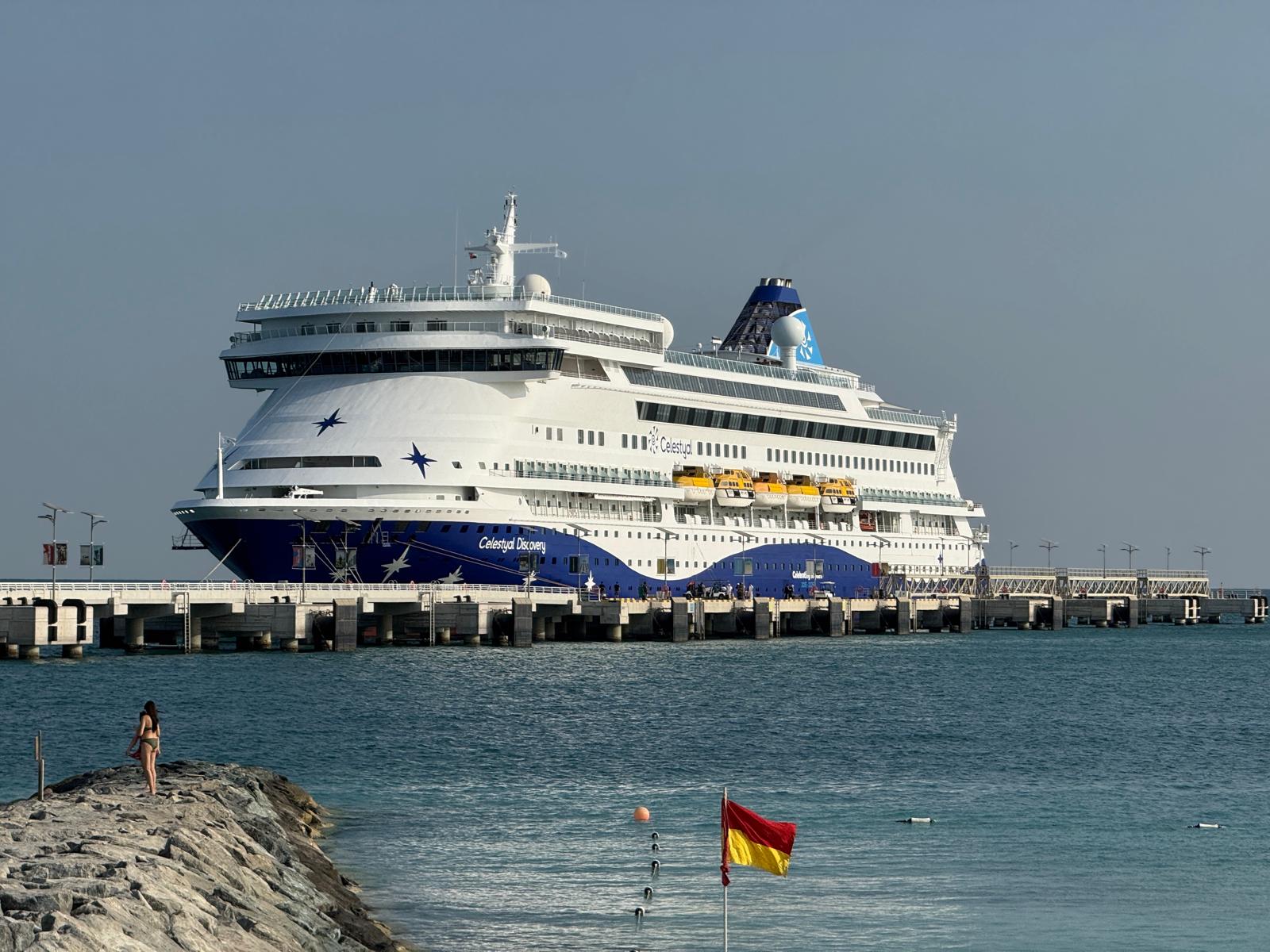 Vas de croazieră, curaj la Ormuz: Prima navă civilă, dinaintea războiului