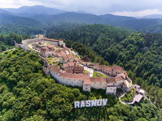 Râșnov: Cetatea intră în renovare. Licitație pentru proiect și execuție