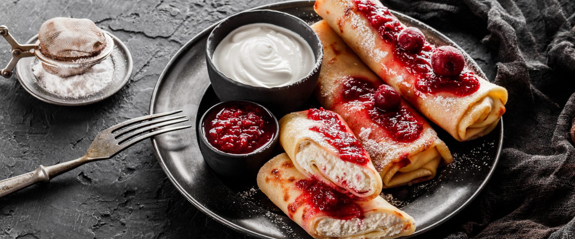 Clătite la cuptor, deliciul copilăriei: Rețeta cu brânză de vaci