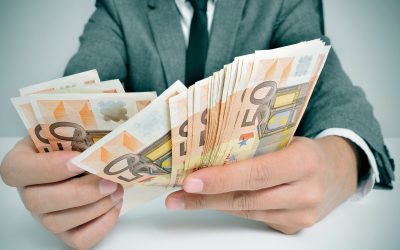 One înșfacă credite: IFN la BNR, recrutează grei din banking