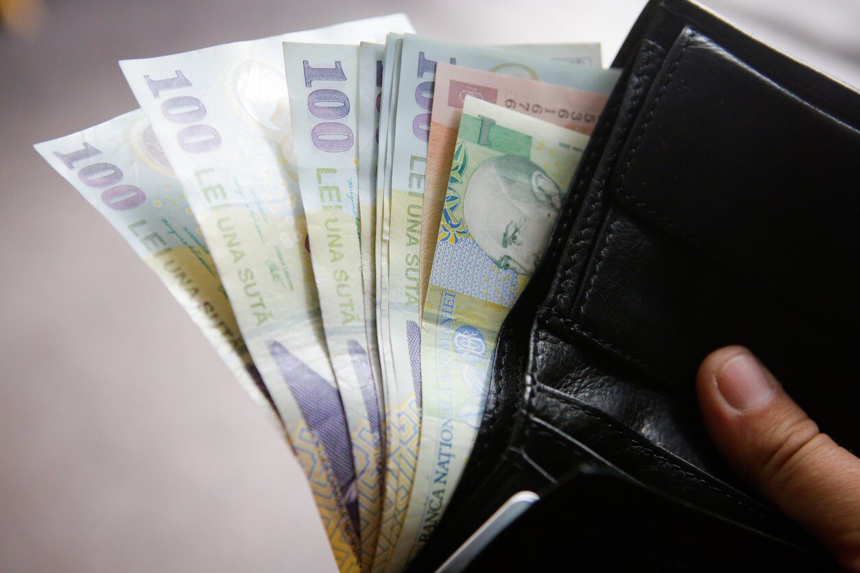 FMI taie din avansul economic al României: Prognoza e de 0,7% acum