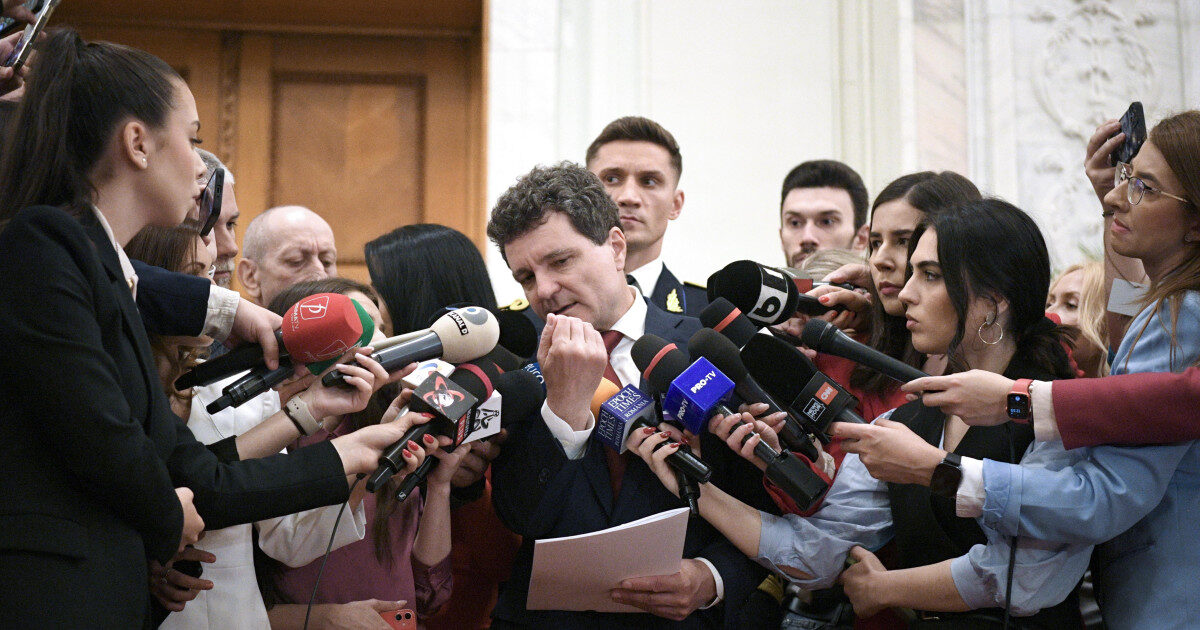 Criza bate la ușă: Președintele critică PSD și PNL: „Ne-am întors la lupta veche”