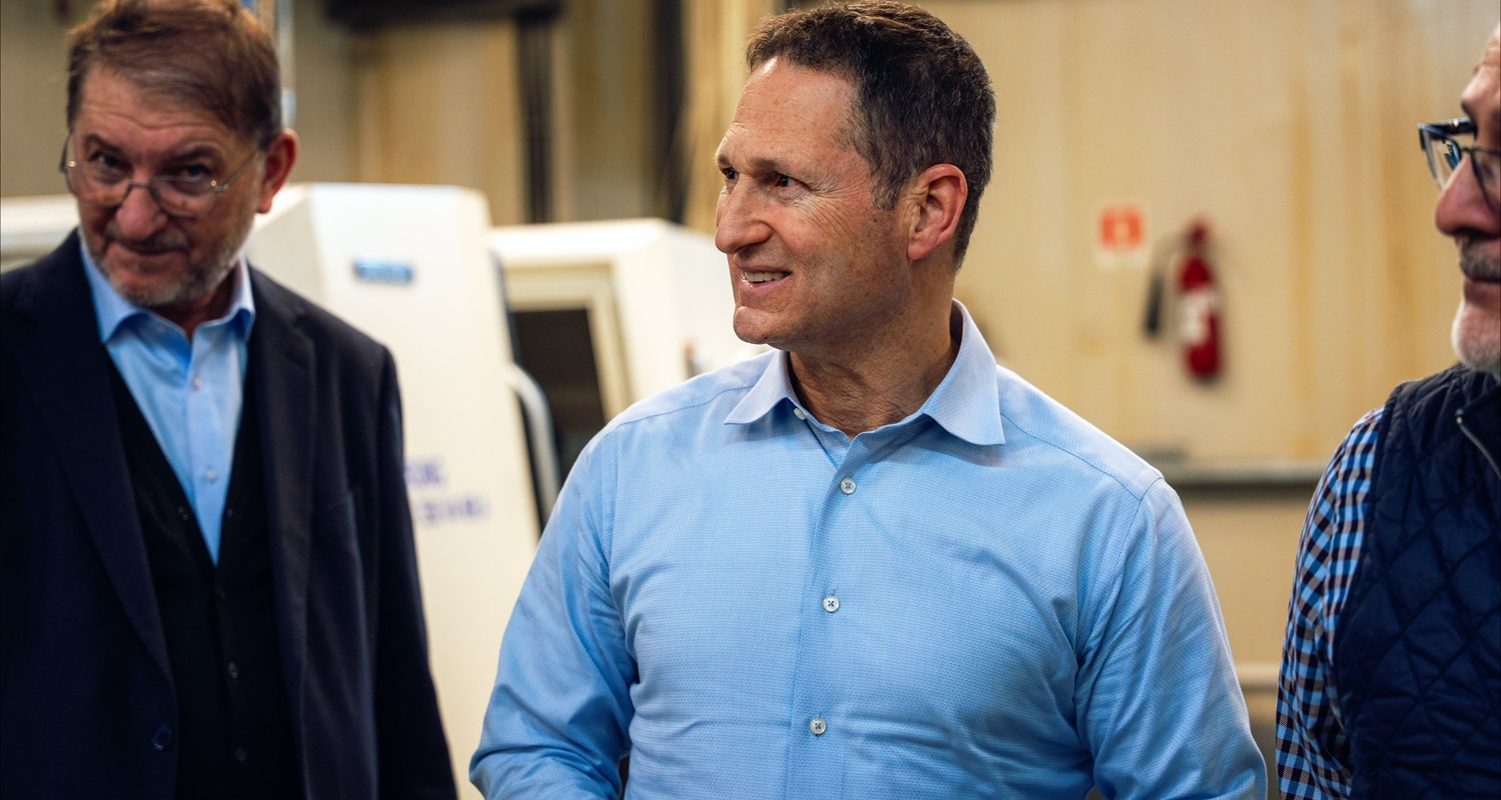 Sig Sauer: Ron Cohen, la Cugir pentru parteneriat strategic