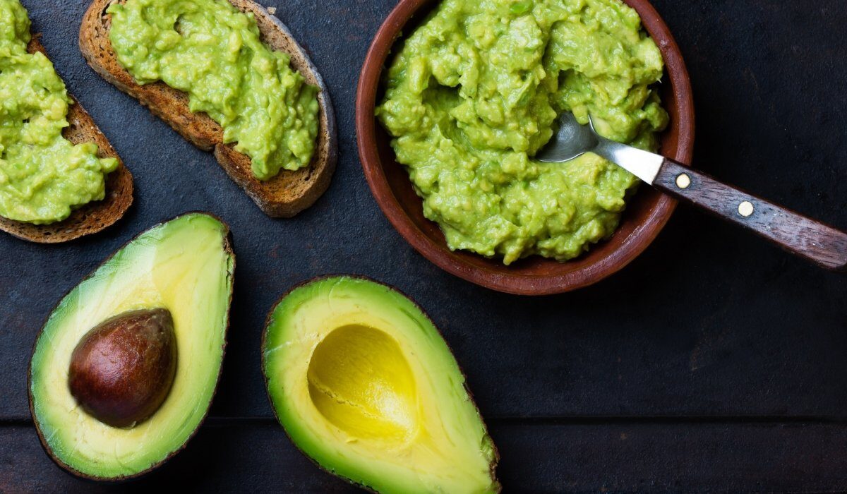 Avocado tare, guacamole perfect: Trucul Rapid pentru un fruct moale în 5 minute