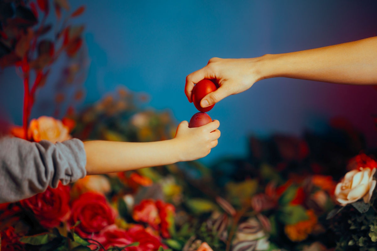 De ce ciocnim ouă roșii de Paște? Tradiția ascunde o poveste fascinantă