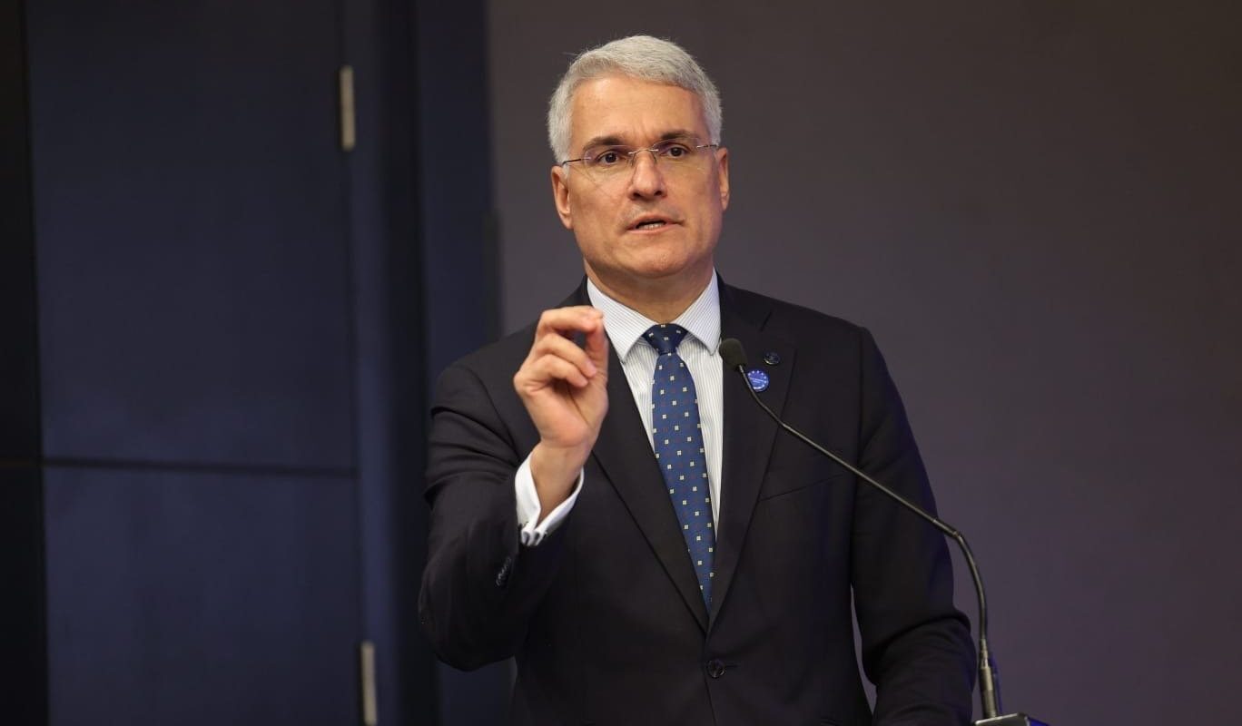 Parchetul European anchetează achiziția de microbuze electrice în România, anunță Pîslaru