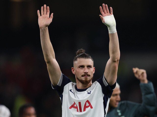 Drăgușin, la un pas de plecare de la Tottenham