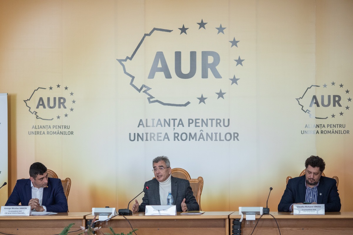 Peiu îl dă de gol pe Simion: AUR votează moțiunea PSD. „Nu-l poți susține!”