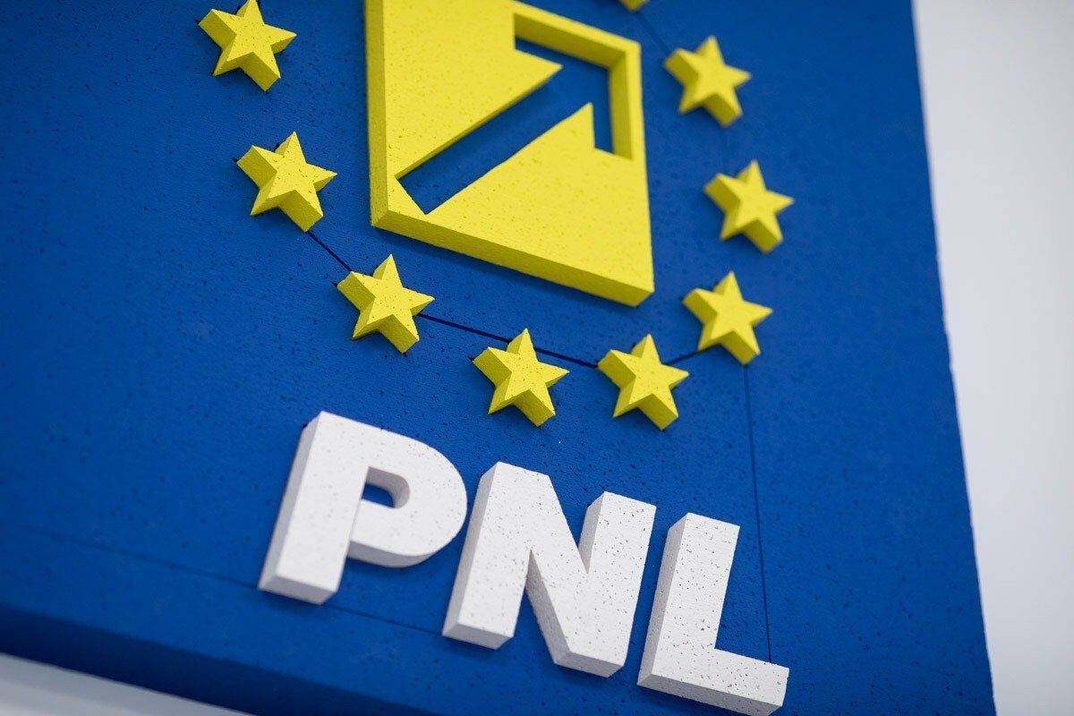 Abrudean (PNL): Nu renunțăm la premierul Bolojan, chiar dacă apar „trocuri”