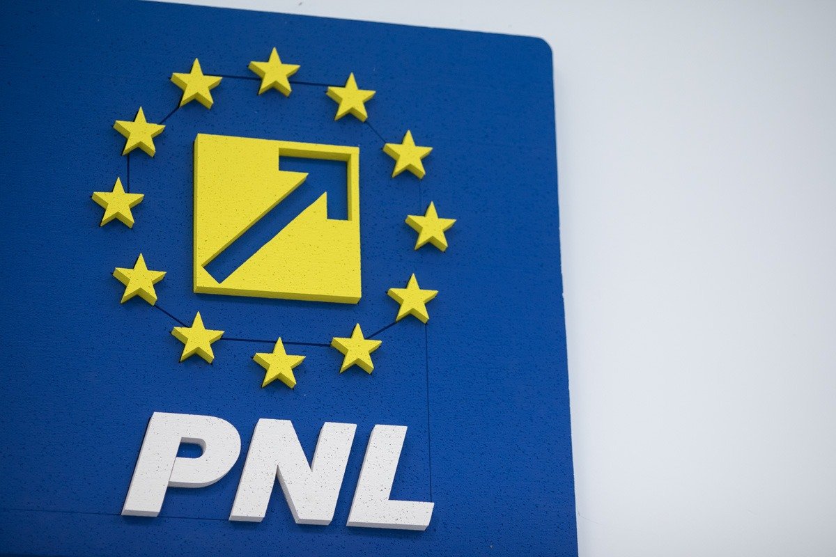 Liberalii cer demisia lui Nicolaescu (PSD), trimis în judecată de DNA la Argeș