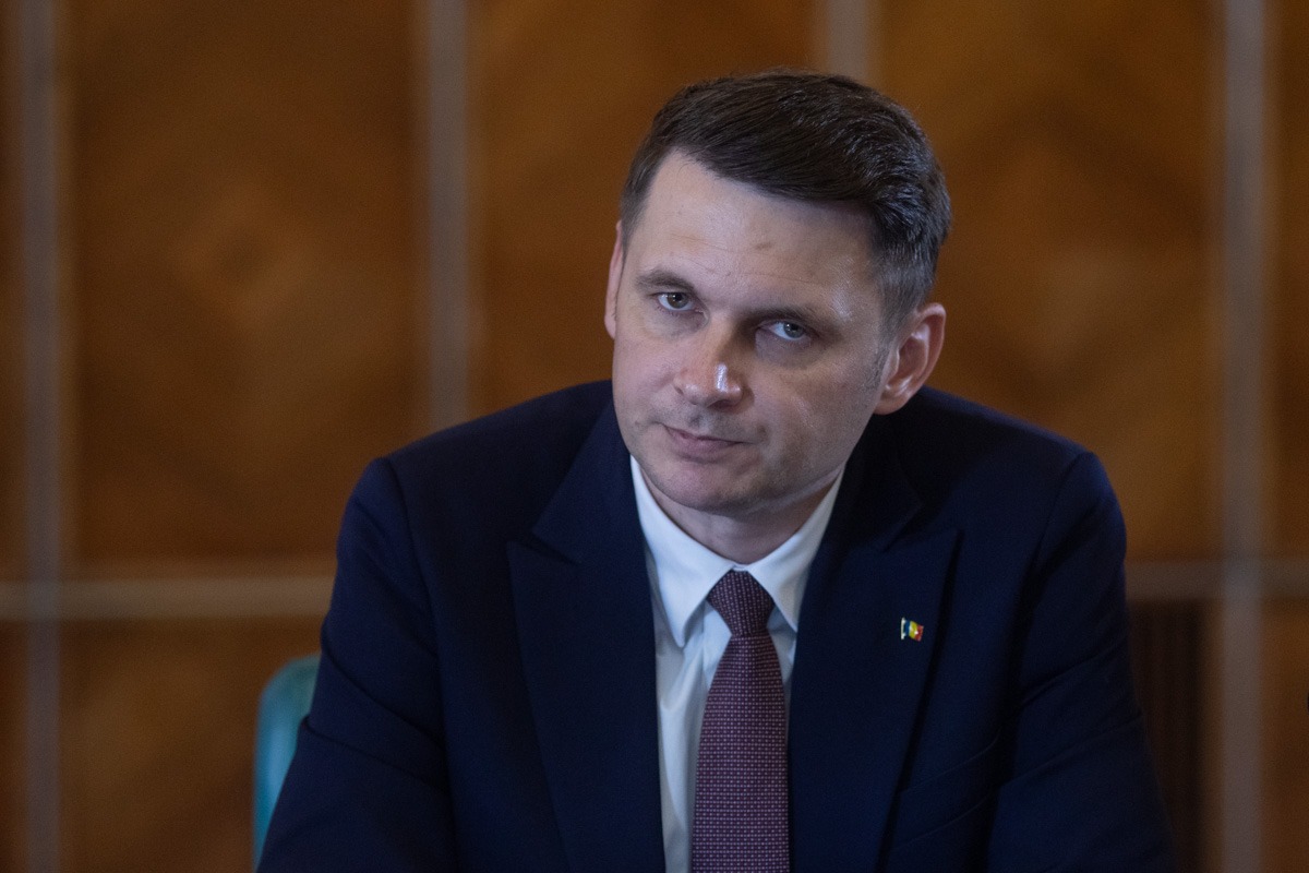 Senat: Scenariul guvernului minoritar, „nedorit”. Reacția președintelui