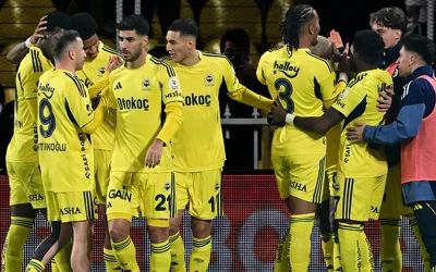 Fenerbahçe yarı final için sahada. Konyaspor maçı 11'leri belli oldu