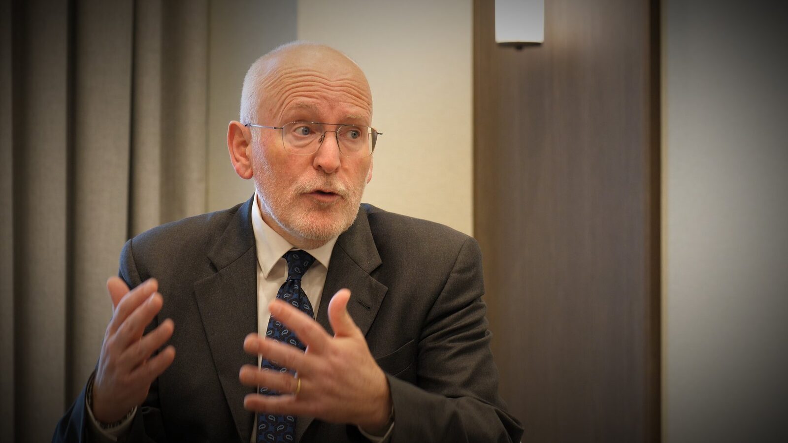 Timmermans, despre România: „Vă amintiți de Dragnea?” Interviu-eveniment