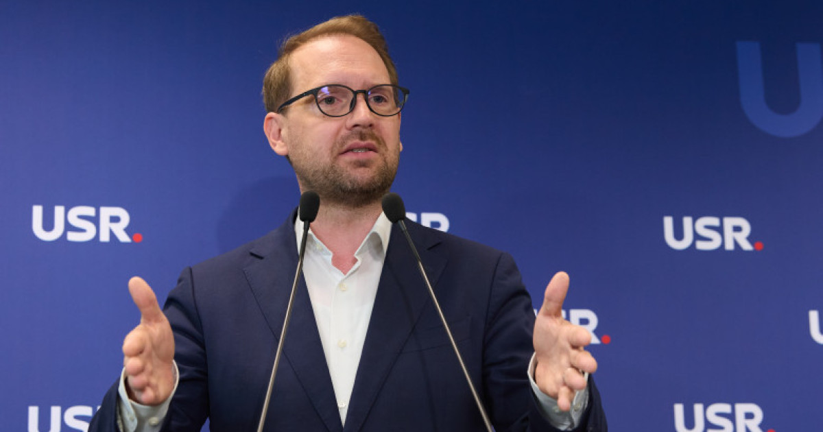 Dominic Fritz, înaintea „referendumului” PSD: „Sperați să vă întoarceți la butoane, ca pe vremea lui Ciucă și Ciolacu”