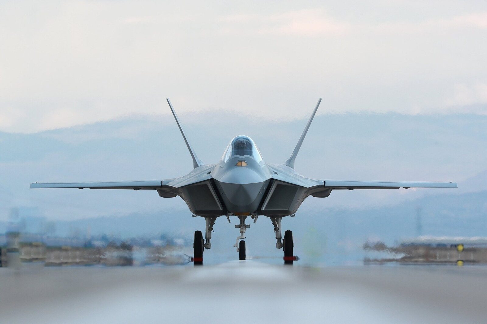 Canada vrea să intre în proiectul britanic, italian și japonez pentru avionul de luptă