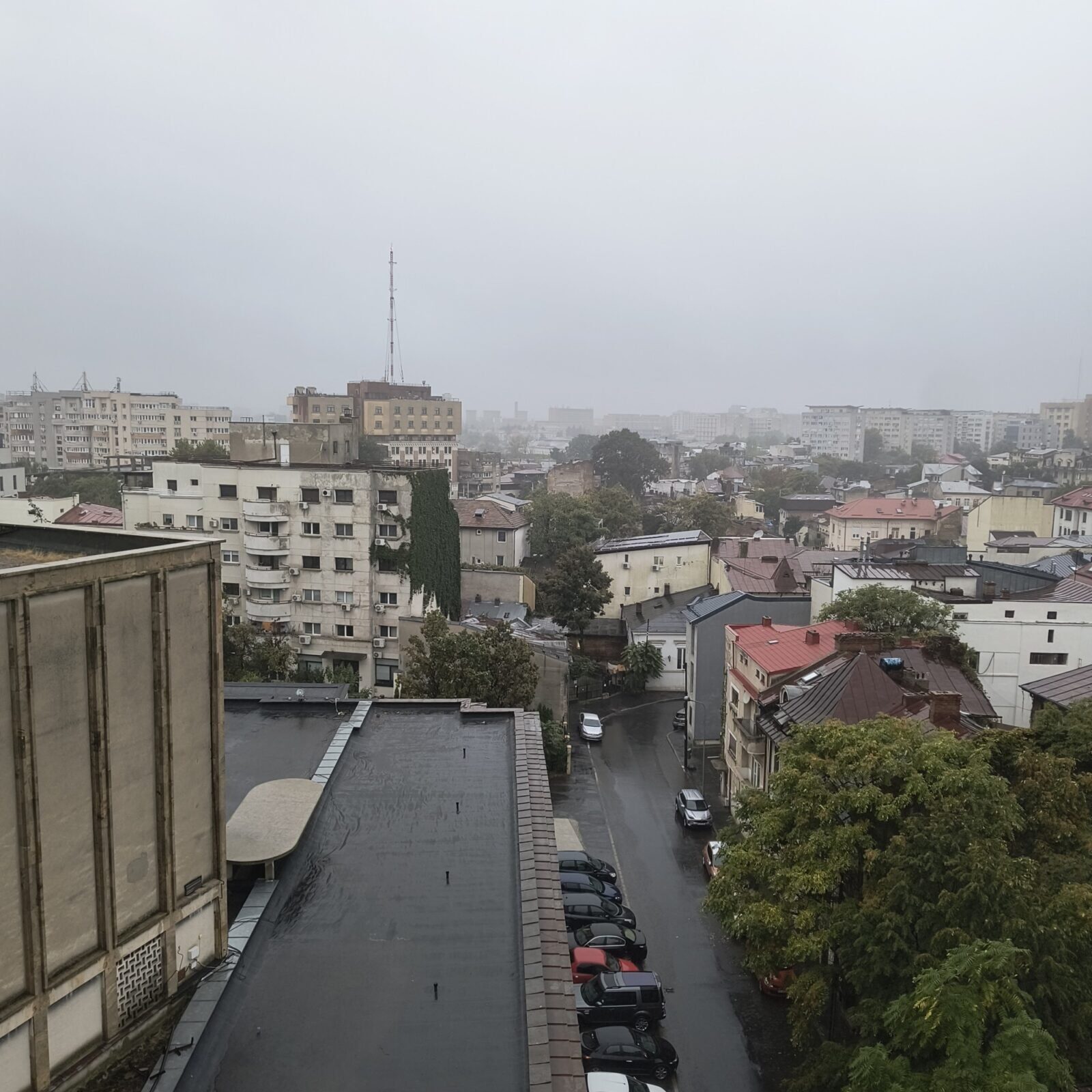 Bucureștiul se pregătește de frig: Temperaturile scad dramatic săptămâna asta