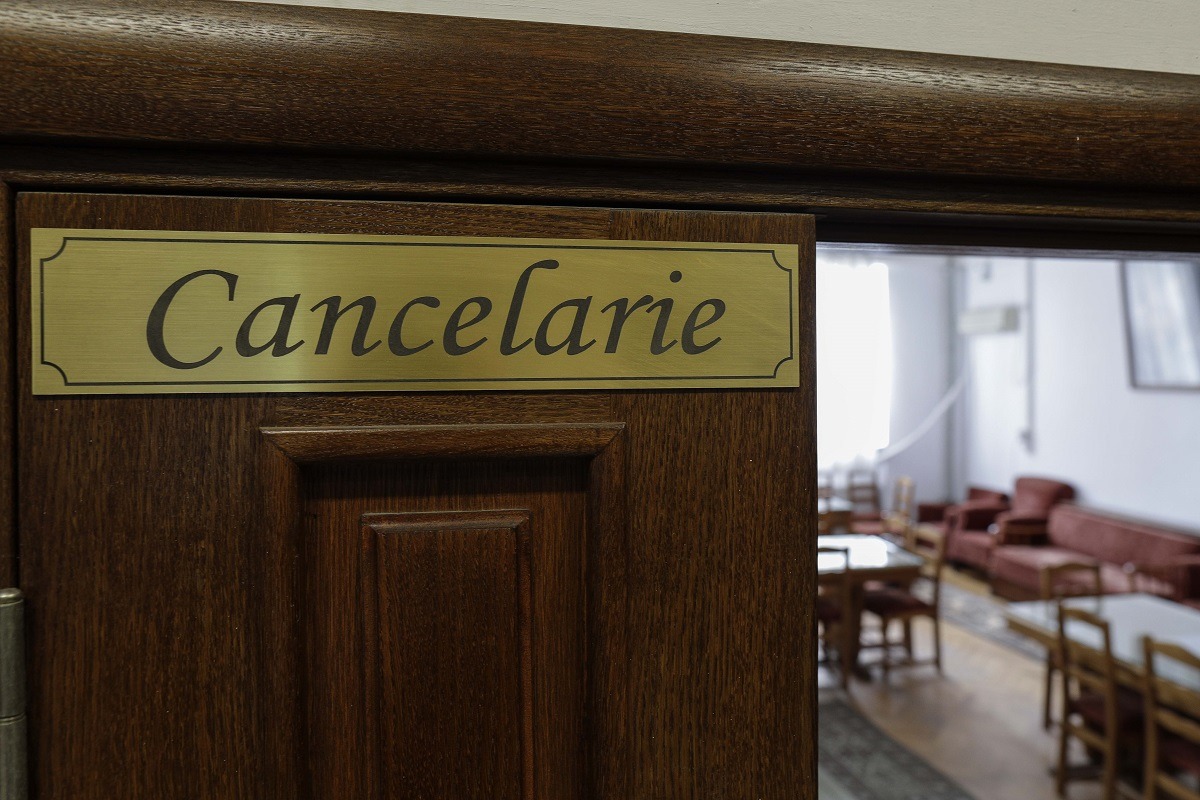 Ministrul EDUCAȚIEI vrea bani în plus pentru profesori: Munca de acasă, plătită