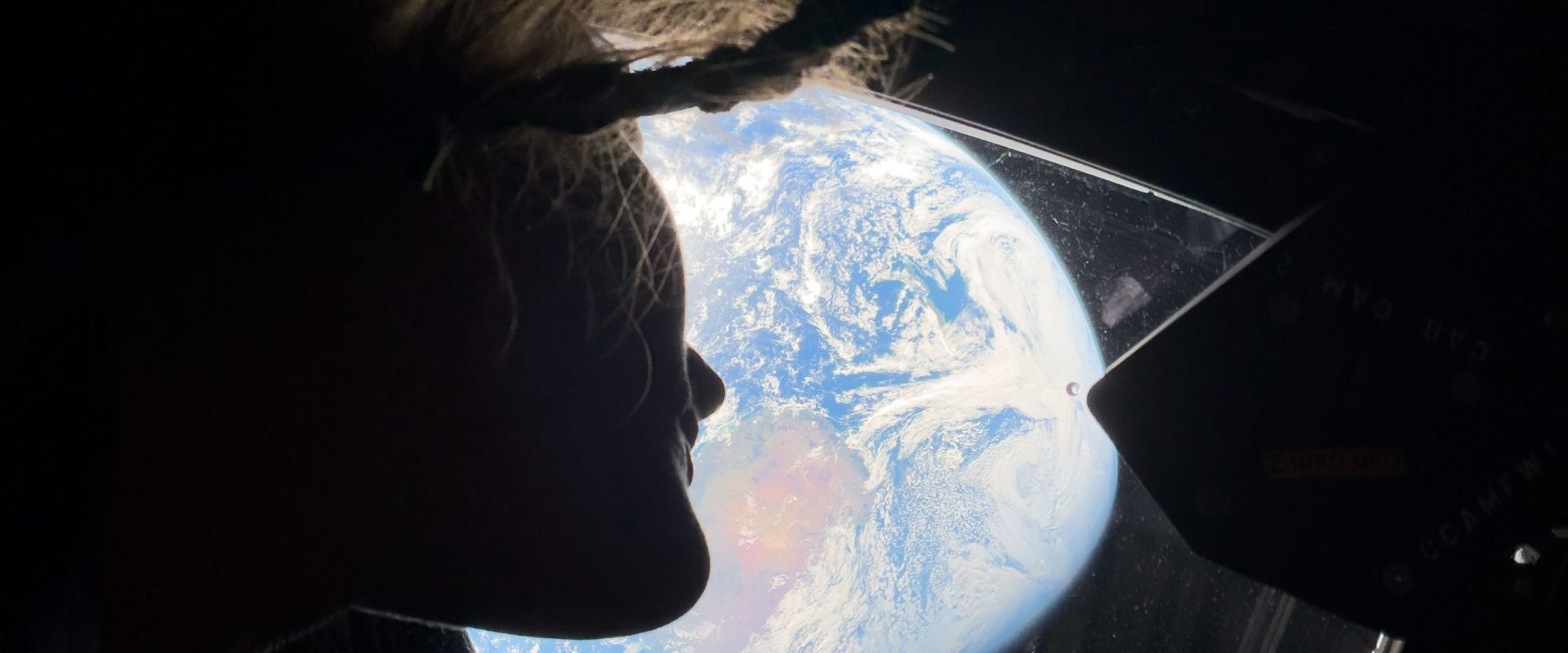 Artemis II: Astronauții surprind Luna așa cum nu s-a mai văzut vreodată