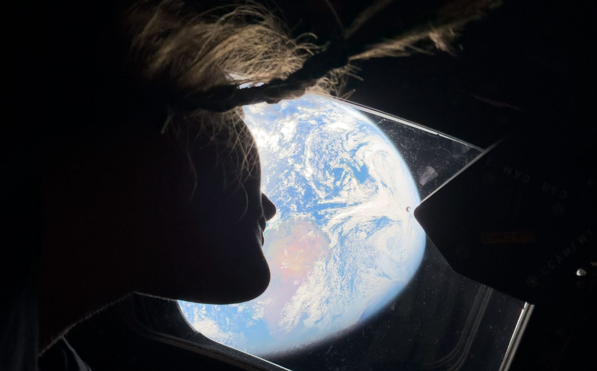 Artemis II: Astronauții surprind Luna așa cum nu s-a mai văzut vreodată