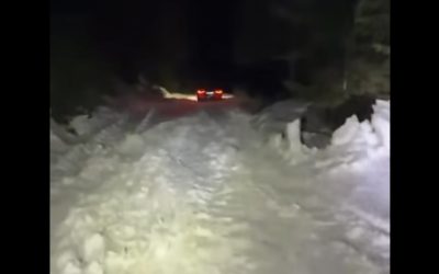 Bărbat și fiul său, prinși în zăpadă în Cheile Oltețului, de Înviere. Intervin jandarmii