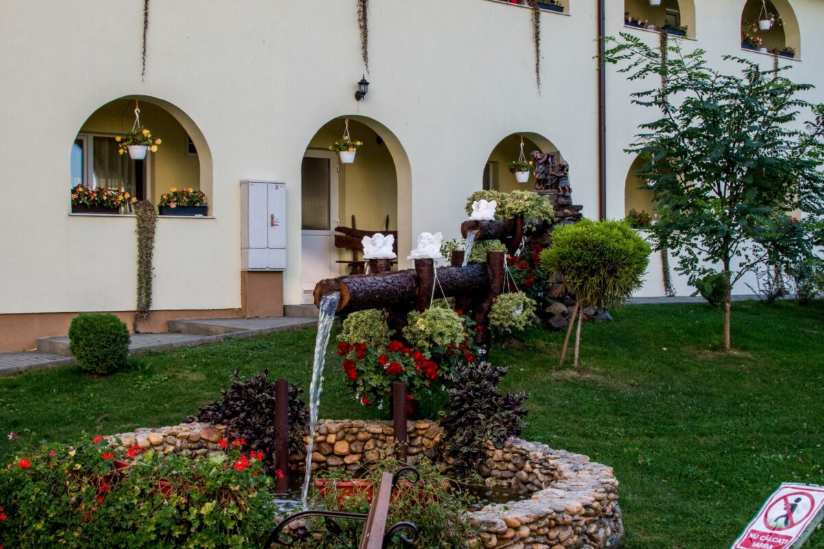 Izvorul Tămăduirii 2026: Tradiții, sănătate și rugăciuni pentru binecuvântare în România