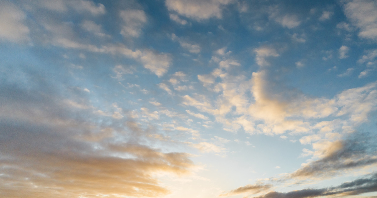 Vreme de primăvară în București, dar atenție la vânt în Caraș-Severin