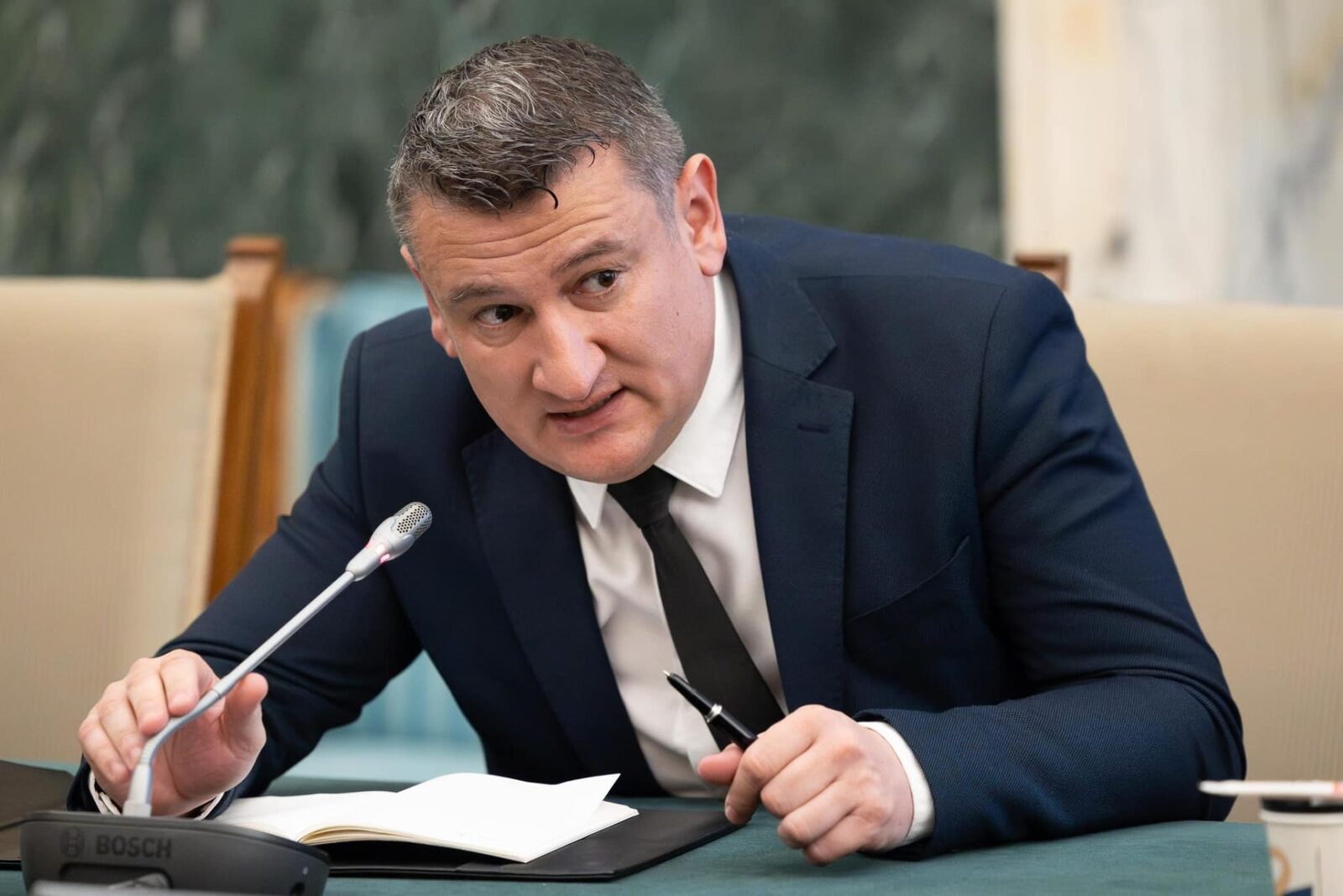 Avertizorul de integritate din sibiu, pedepsit după ce a denunțat licitația trucată