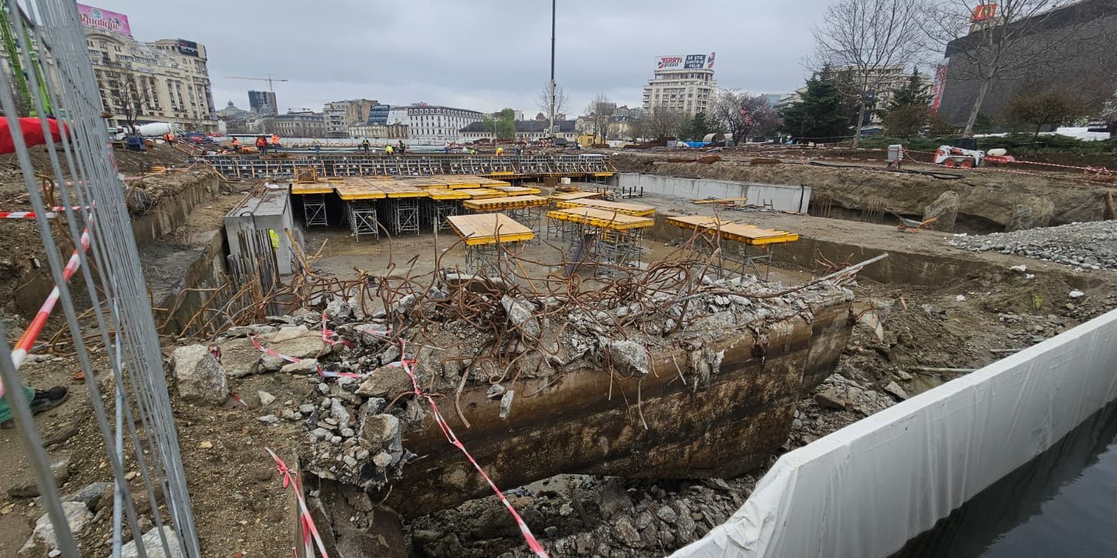 Planșeul unirii, mai scump cu 40 mil euro: Cetățenii din sectorul 4, puși să plătească