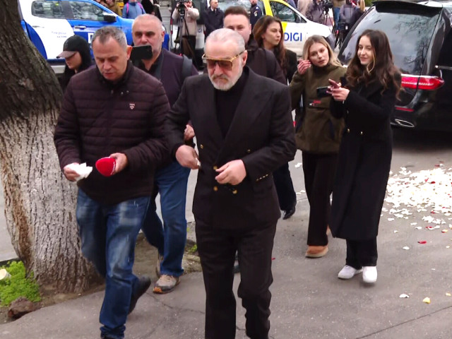 Grecii, uluiți de Gigi Becali la înmormântarea lui Mircea Lucescu: Cum l-au etichetat