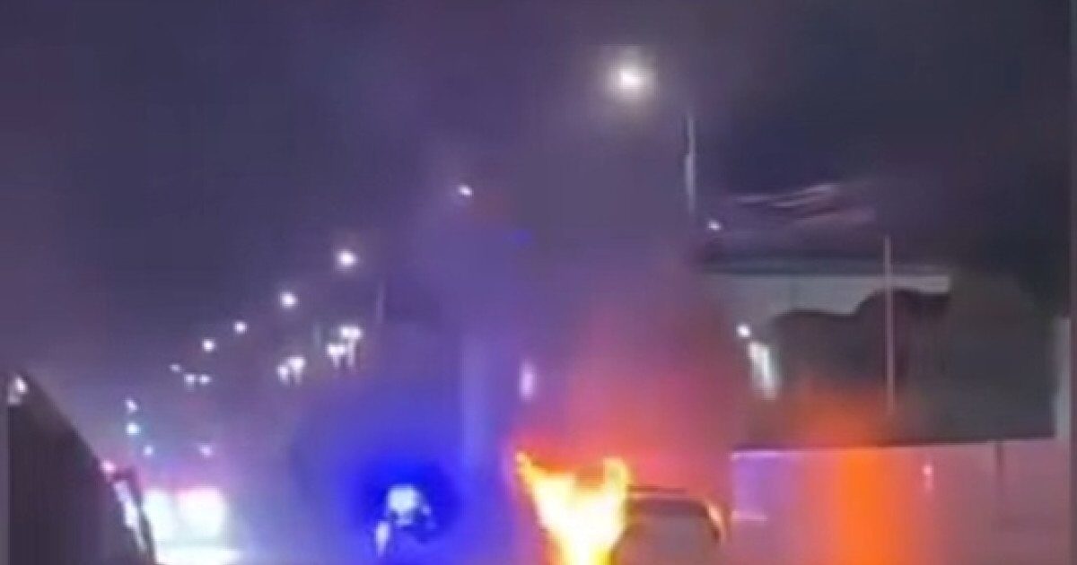 Mașină de poliție, incendiu în trafic: Sindicaliștii acuză IGPR de neglijență