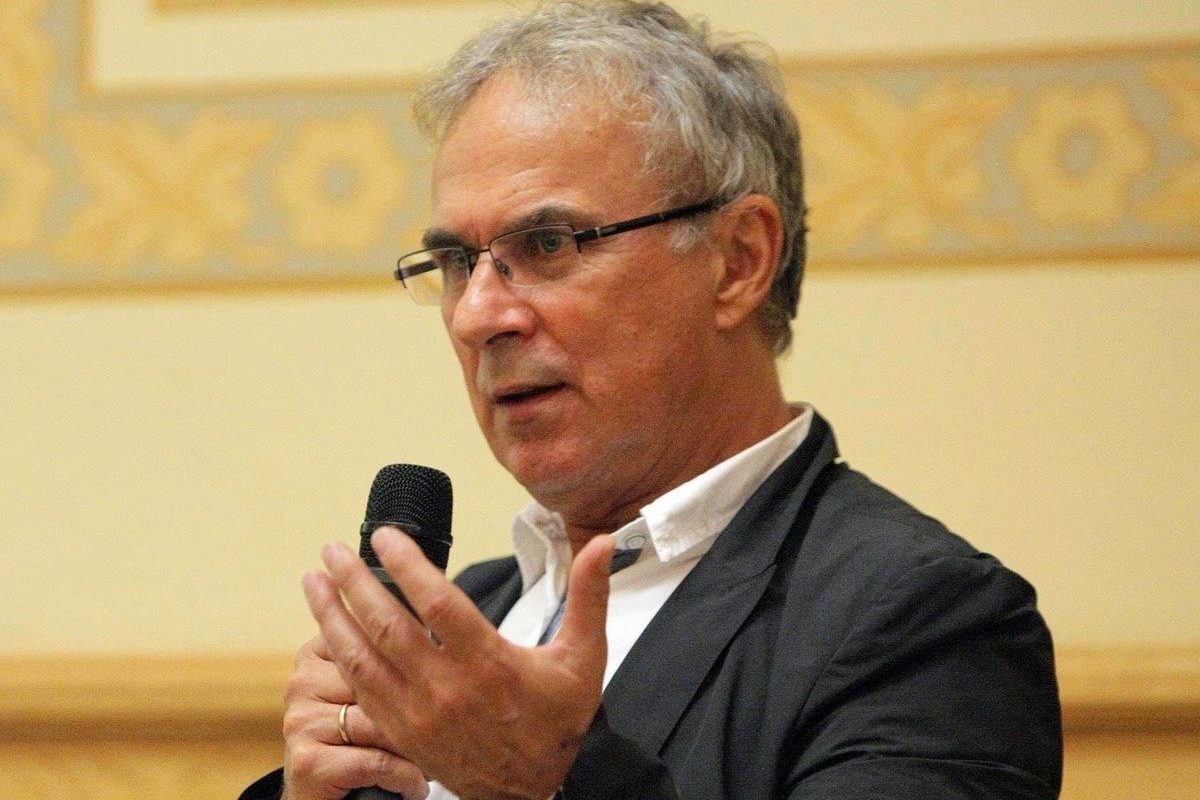 Andruh, președintele Academiei Române, vrea pedepse pentru plagiat: „Și conducătorii!”
