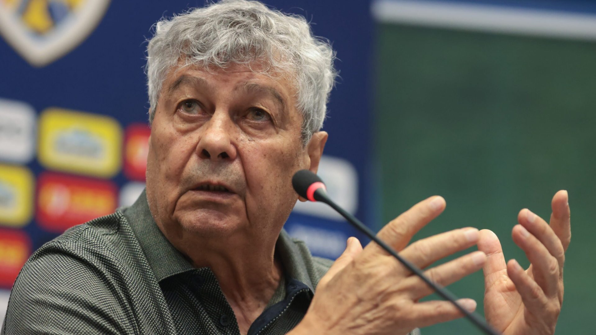 Starea lui Lucescu, tot mai gravă: E în comă indusă. Stoichiță cere ajutor
