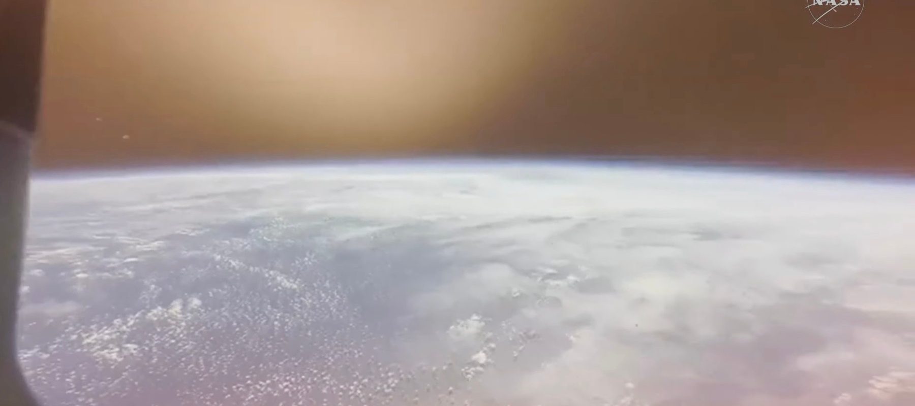 FOTO VIDEO Momentul când misiunea Artemis II revine pe Pământ, după o călătorie istorică în jurul Lunii