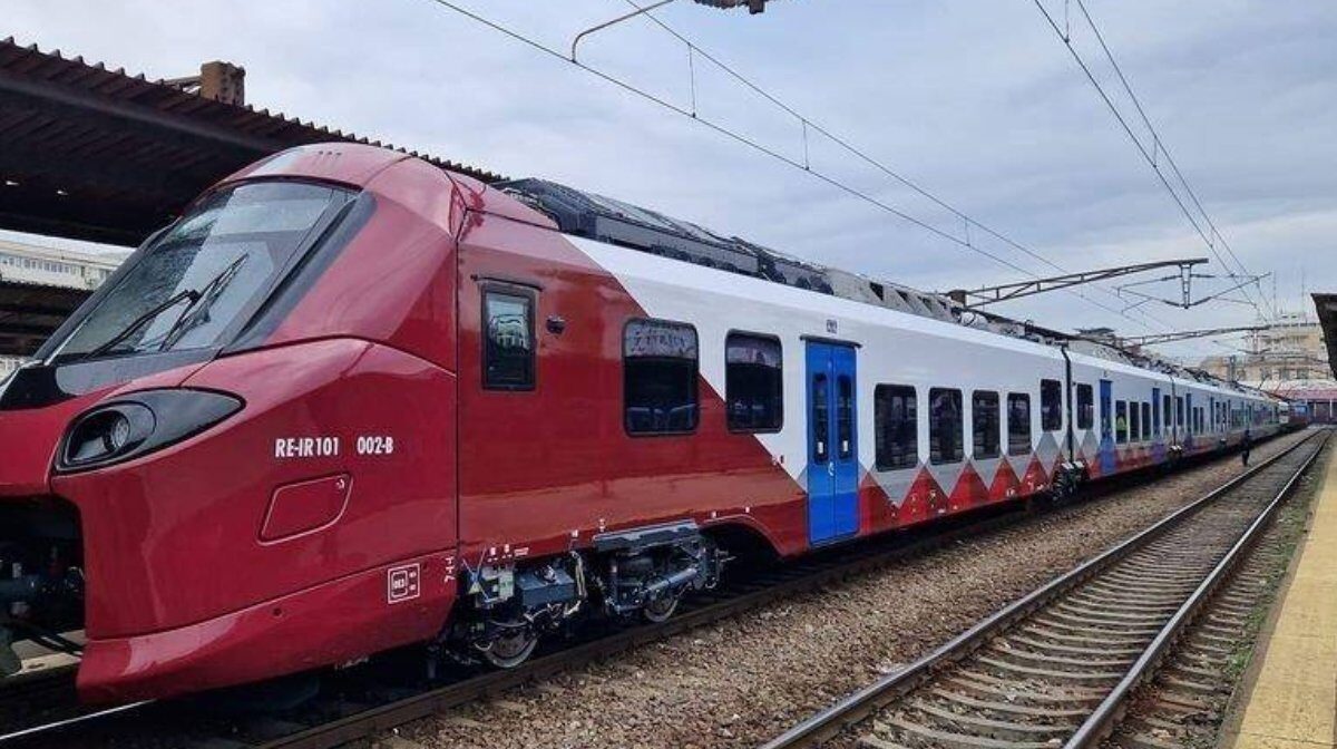 Noi trenuri electrice pe ruta București – Brașov: Orarul a fost publicat