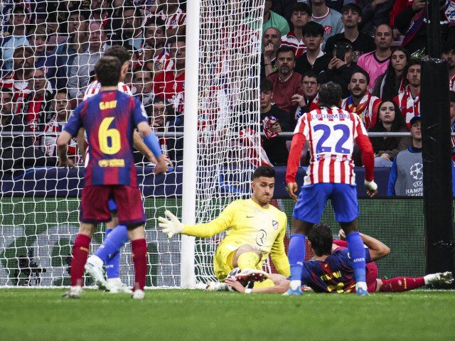 A ”furat” locul unui român și-a strălucit: EROUL de la Atletico Madrid – Barcelona