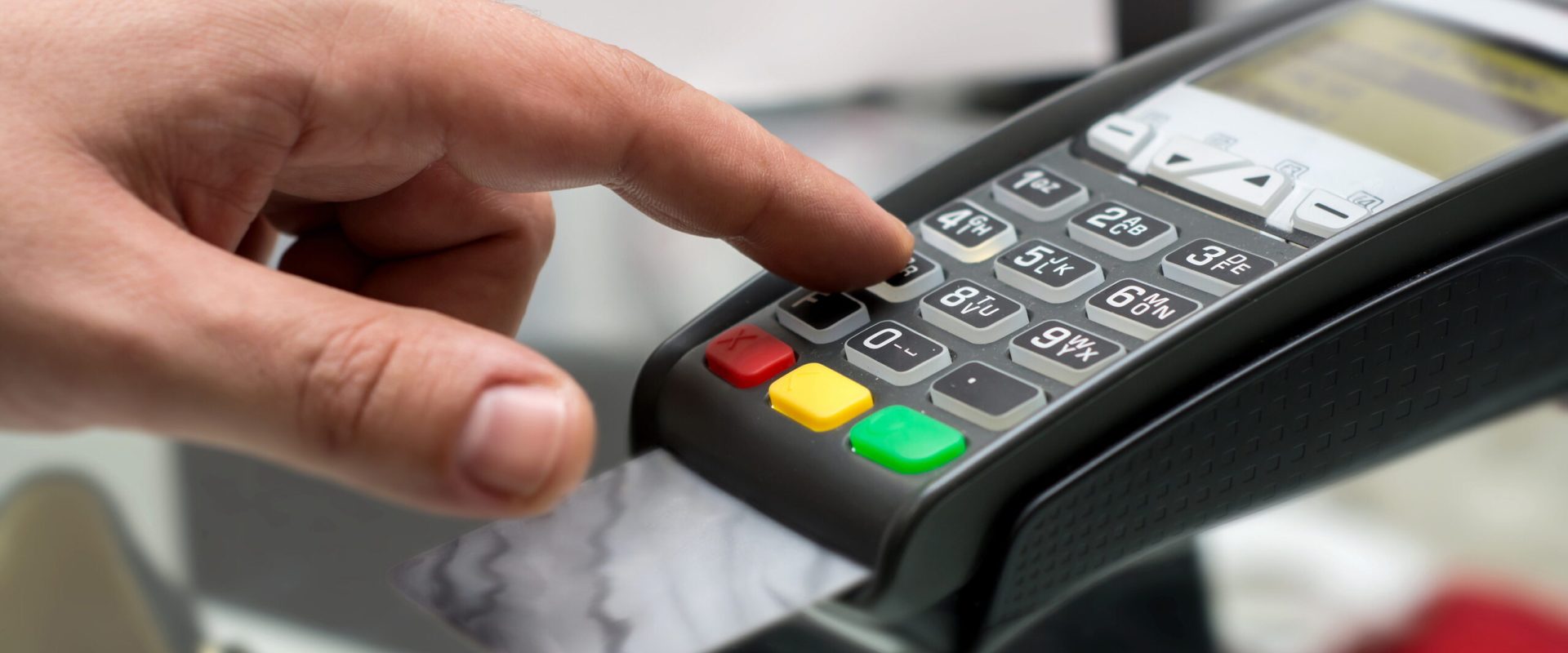 Cardul, noua monedă: Numerarul, interzis în restaurante. Ce se întâmplă