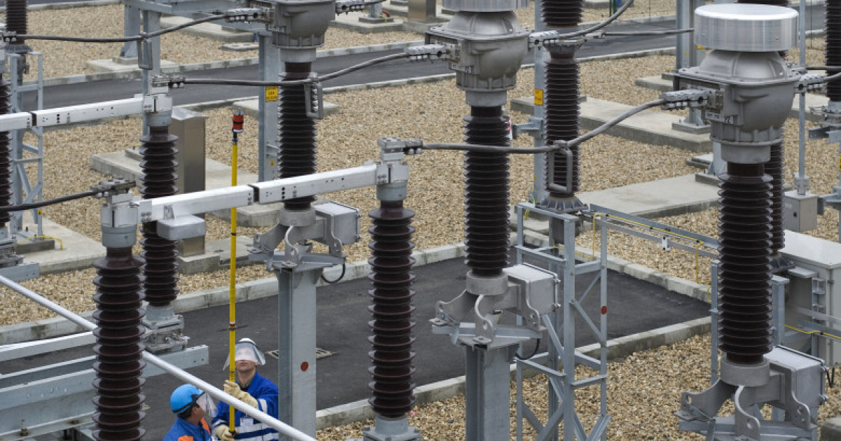 Cancelaria: Noi reguli pentru racordarea la curent, stop afacerilor speculative