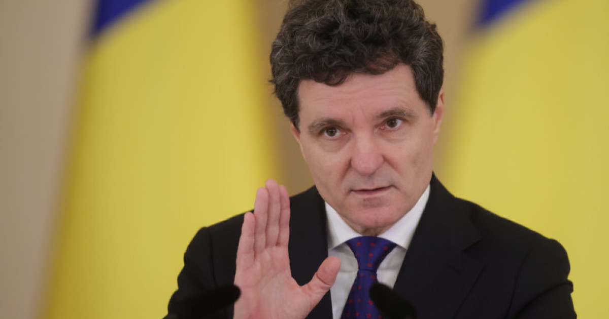 Lipsa educației financiare, dezastru în România. Nicușor Dan: „Război informațional”