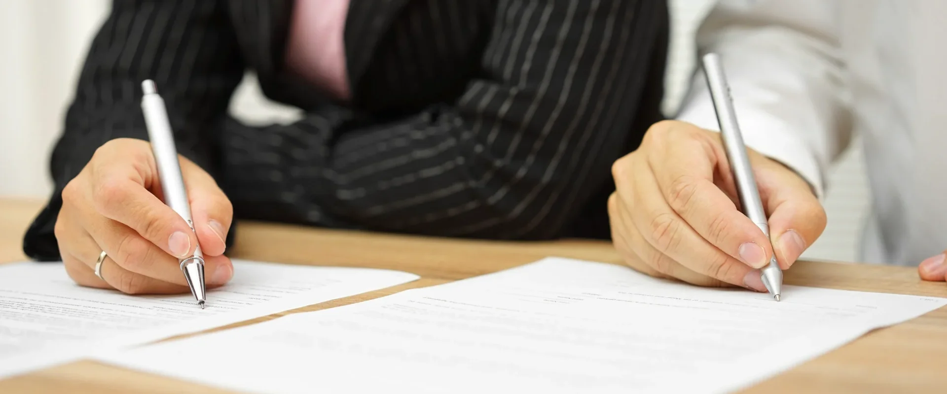 Cât scoți din buzunar la partaj după divorț în România? Află sumele!