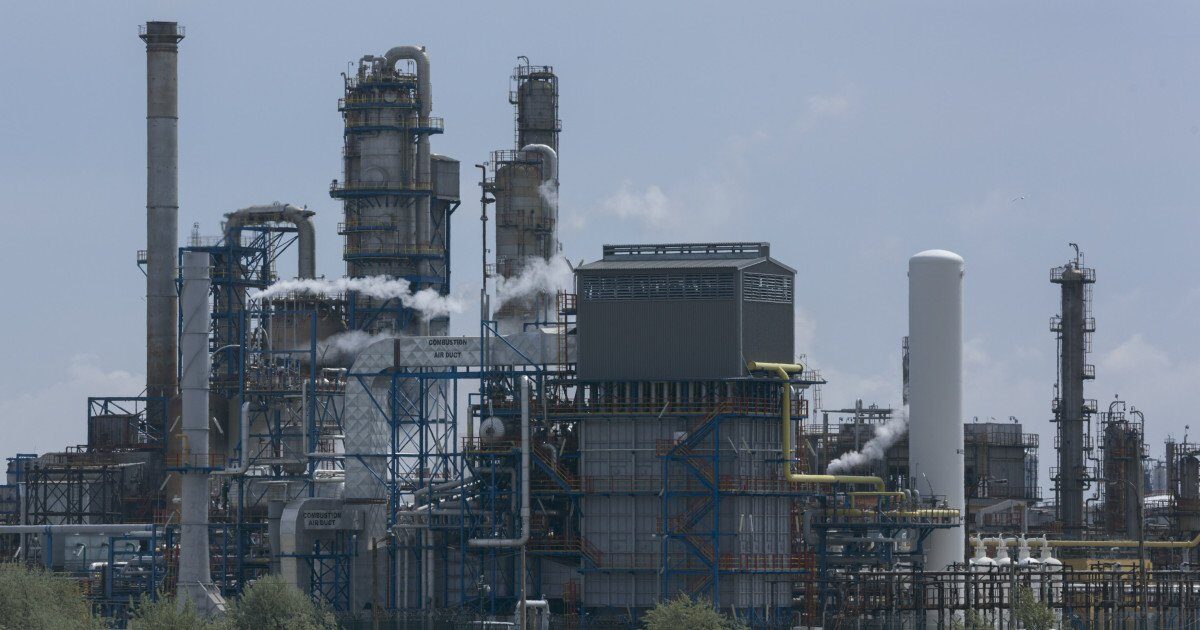 Petromidia, la capacitate maximă: Energiei asigură carburanți